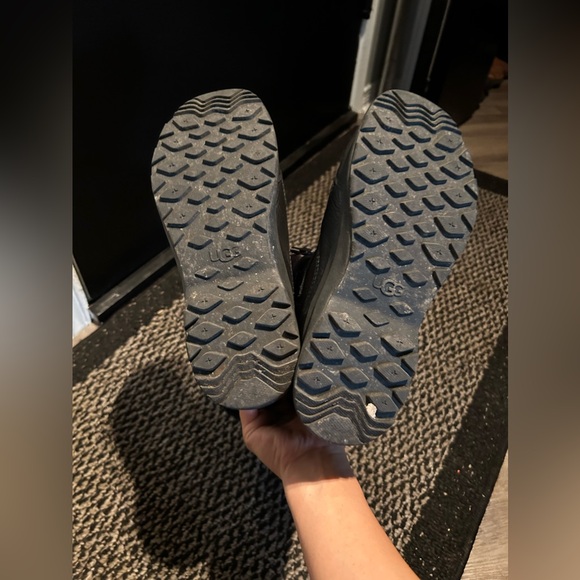 UGG Winter boots black US6 - Picture 5 of 11